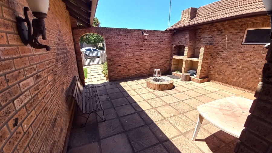 4 Bedroom Property for Sale in Vredenburg Western Cape